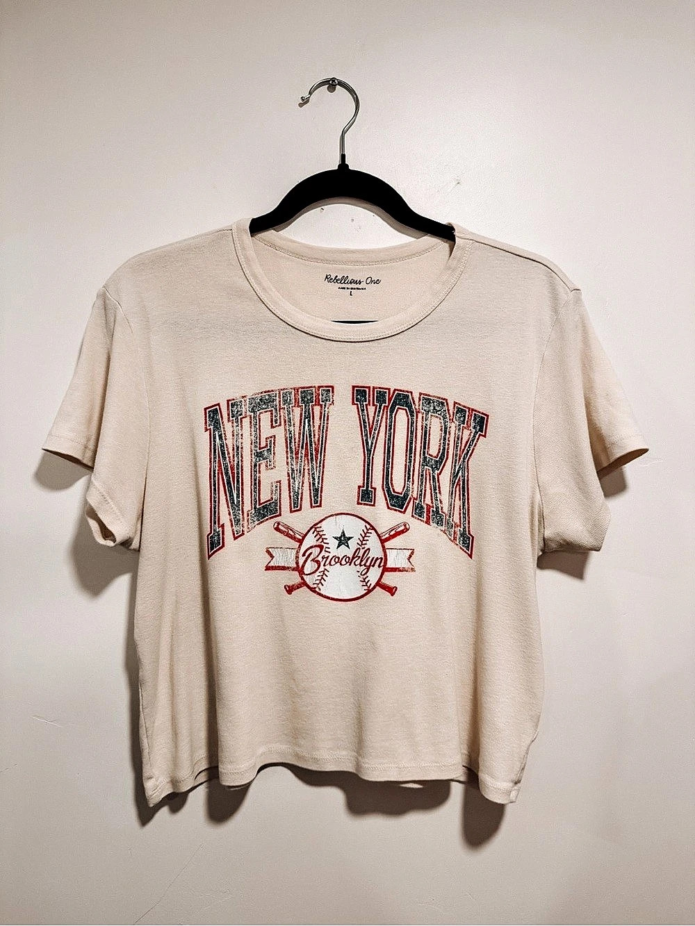 Rebellious One Juniors' Brooklyn Graphic Tee Size Large